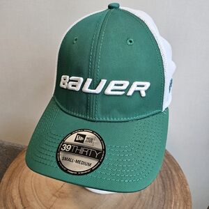 💛 Bauer NWT White and Green Mesh Cap